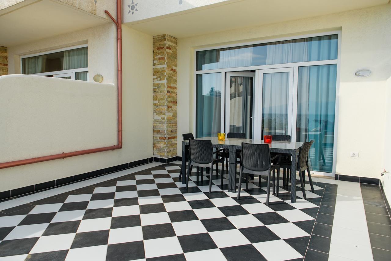 Art Bay Villa