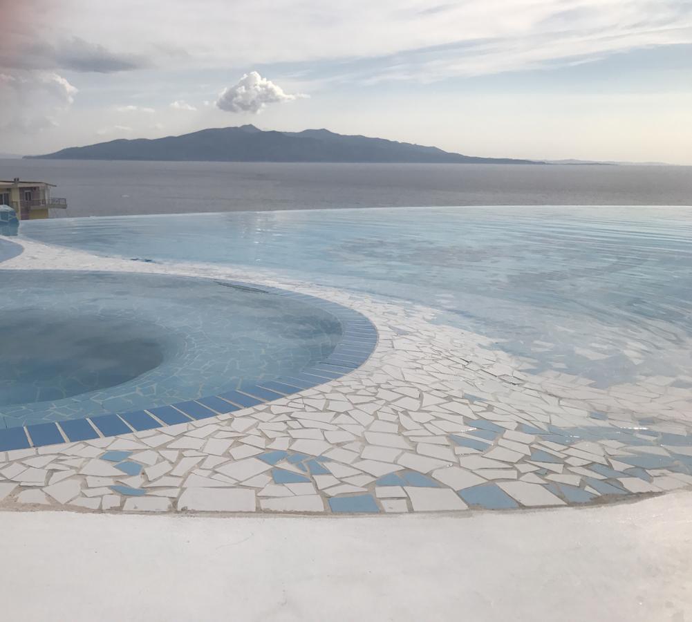 Art Bay Villa *